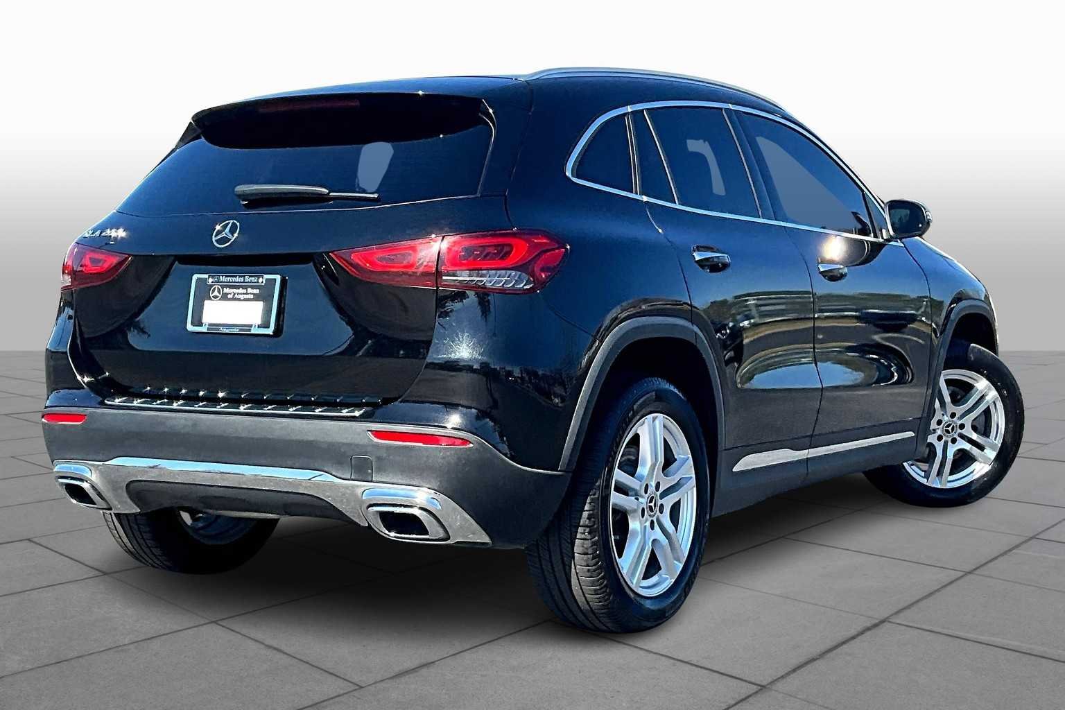 Used 2021 Night Black Mercedes-Benz GLA 250 image 12