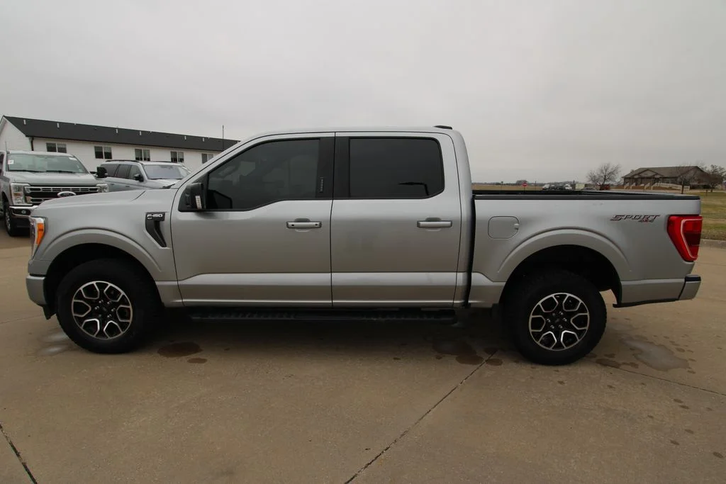 Used 2022  Ford XLT image 16