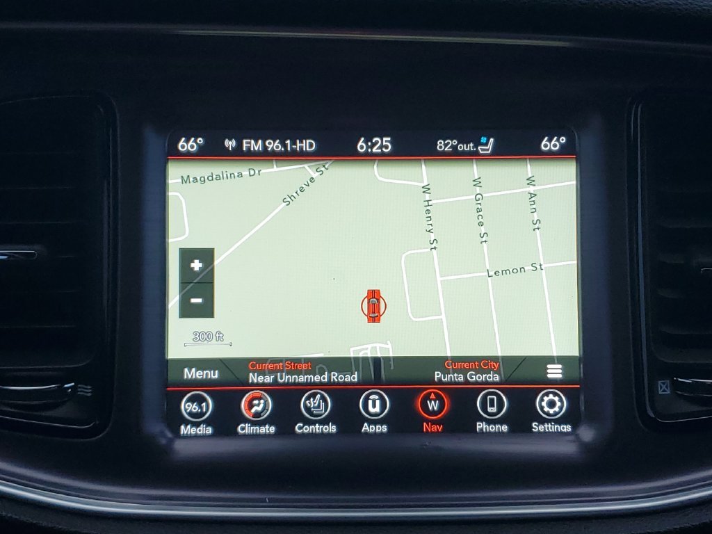 Used 2018 White Dodge SXT image 18