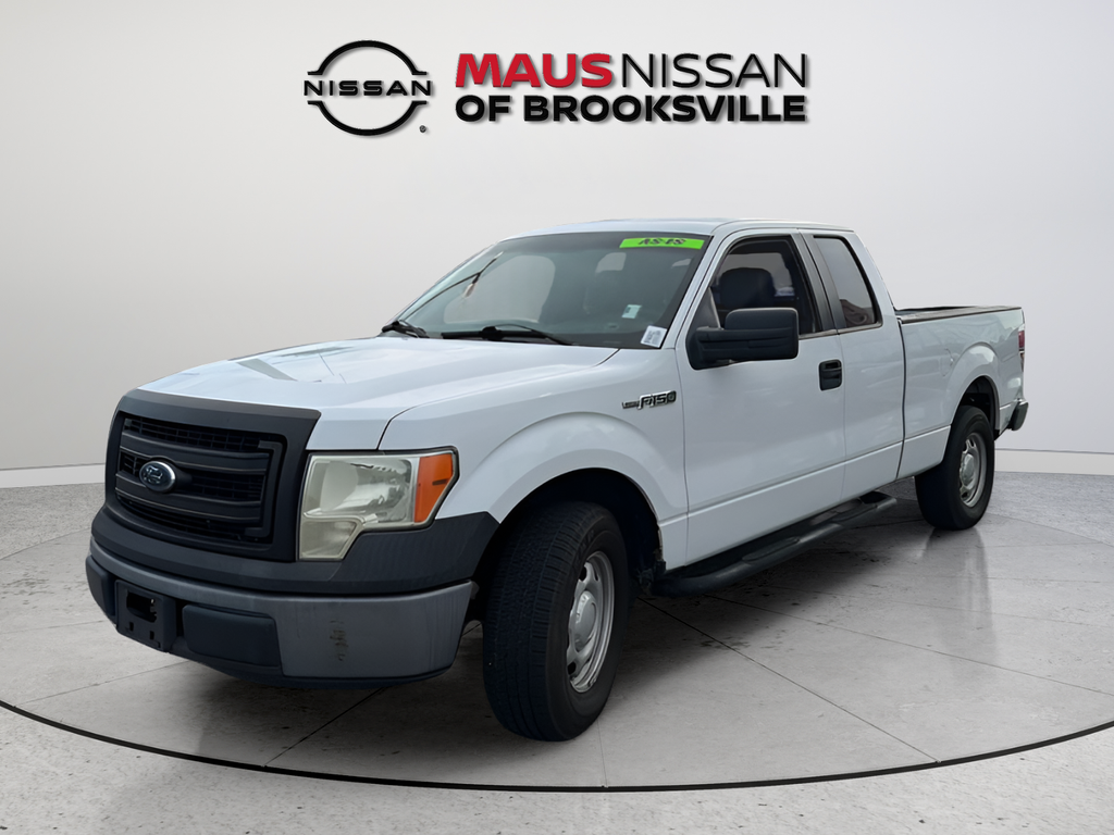 Used 2013 White Ford XL image 4