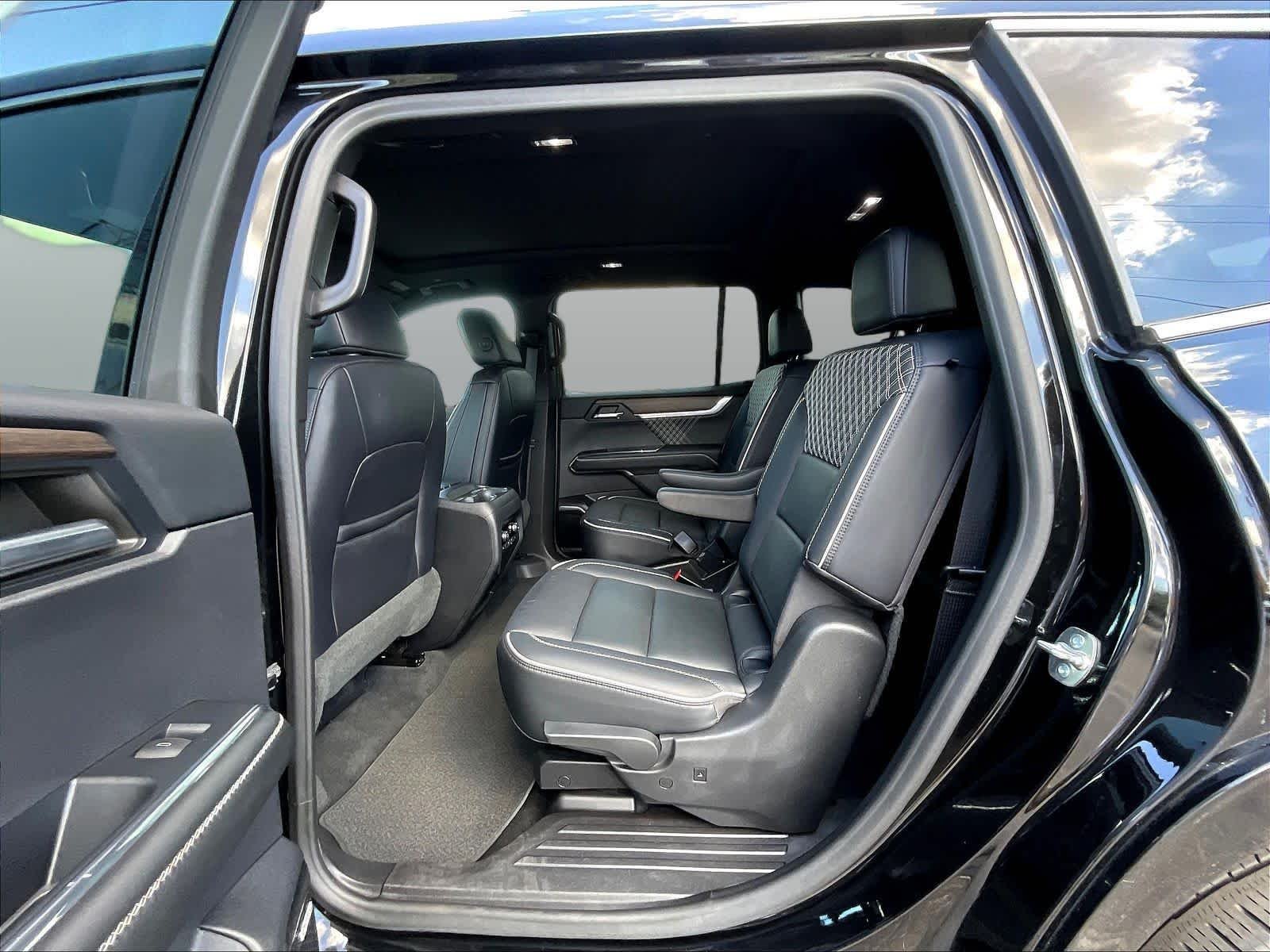 2024 GMC Acadia Denali - Photo 24