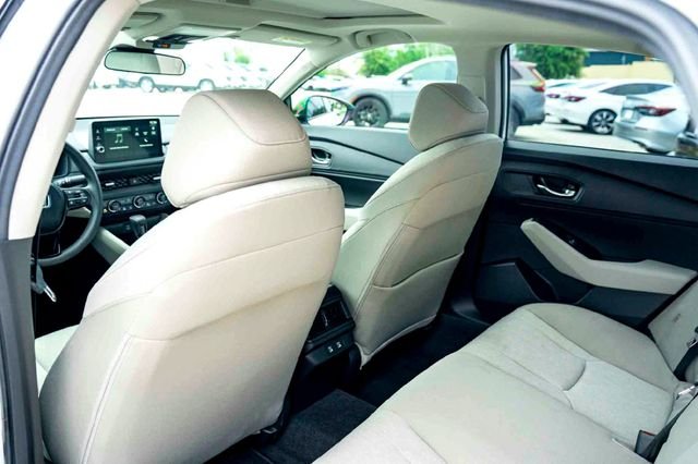 New 2026 Platinum White Pearl Honda SE image 19