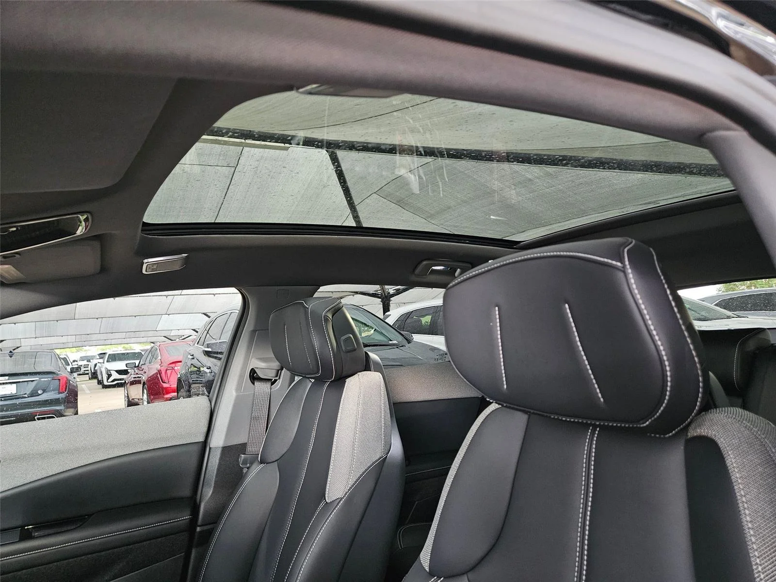 2026 Cadillac OPTIQ Luxury - Photo 8