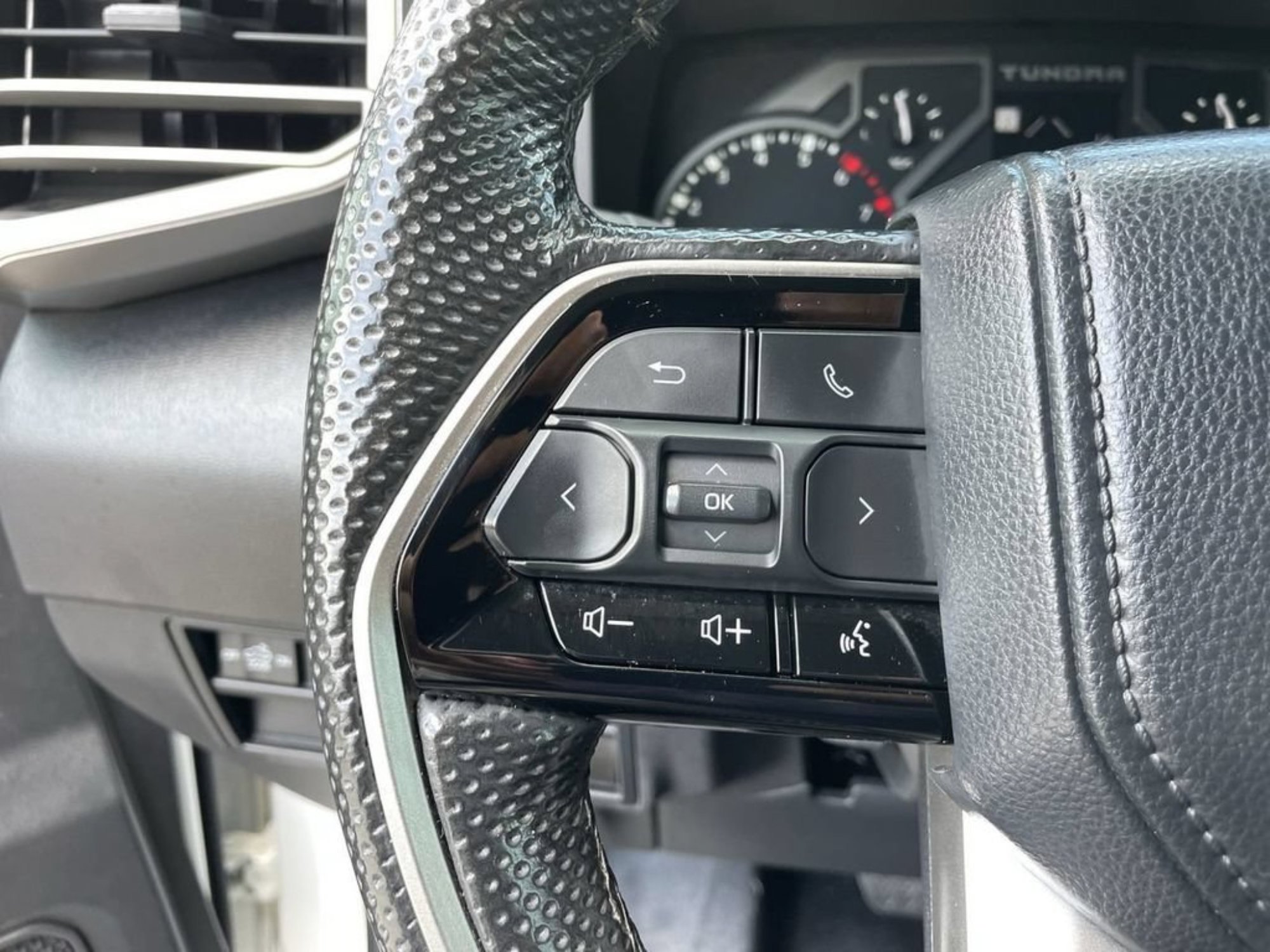 Used 2024 Ice Toyota SR5 image 26