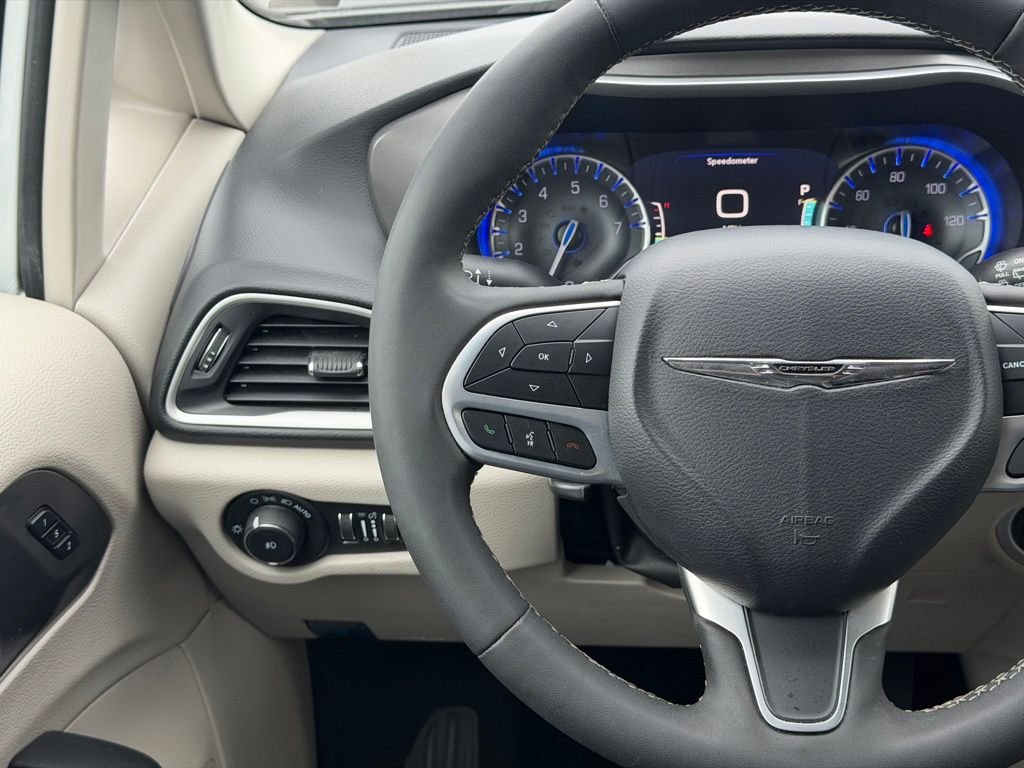 Used 2023 White Chrysler Touring L image 29