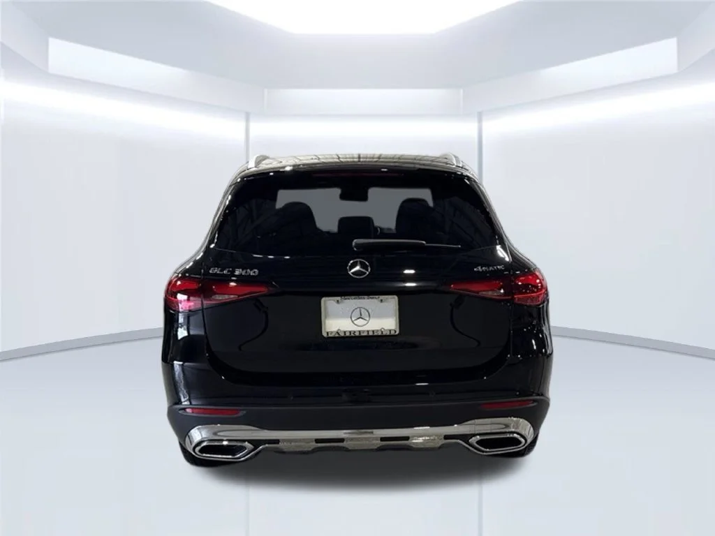 Used 2027 Black Mercedes-Benz GLC 300 image 4
