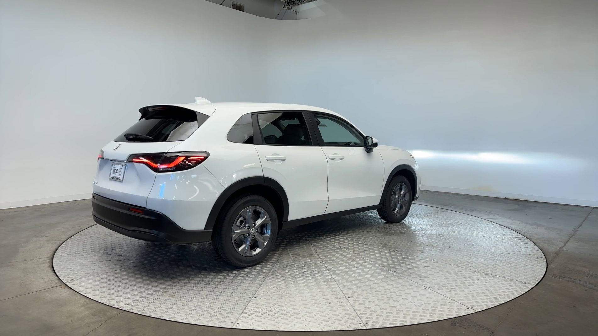 New 2026 Platinum White Pearl Honda LX image 8