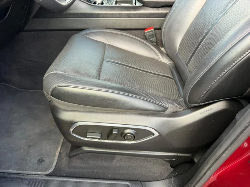 Certified Used 2024 Velvet Red Pearlcoat Jeep Series II image 23