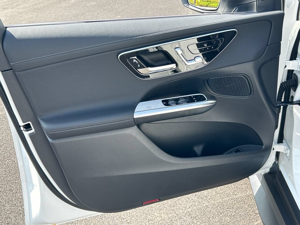 New 2026 Polar White Mercedes-Benz GLC300 image 47