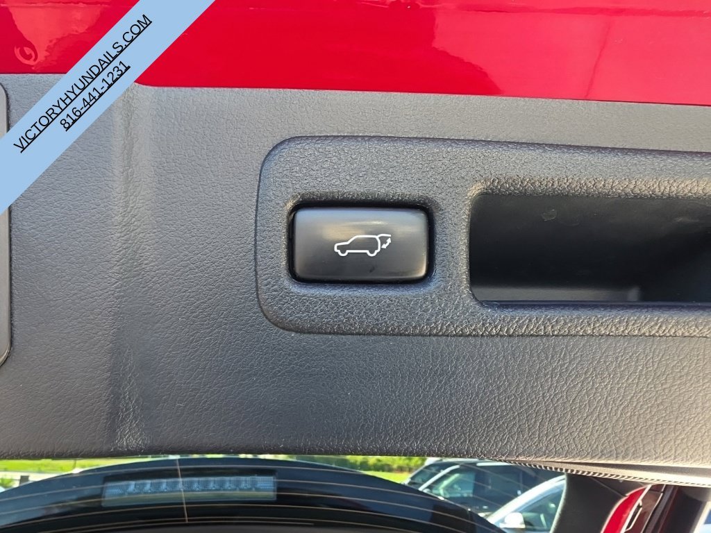 Used 2015 Red Lexus 200t image 34