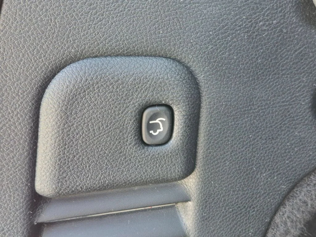 Used 2020 White Jeep High Altitude image 7
