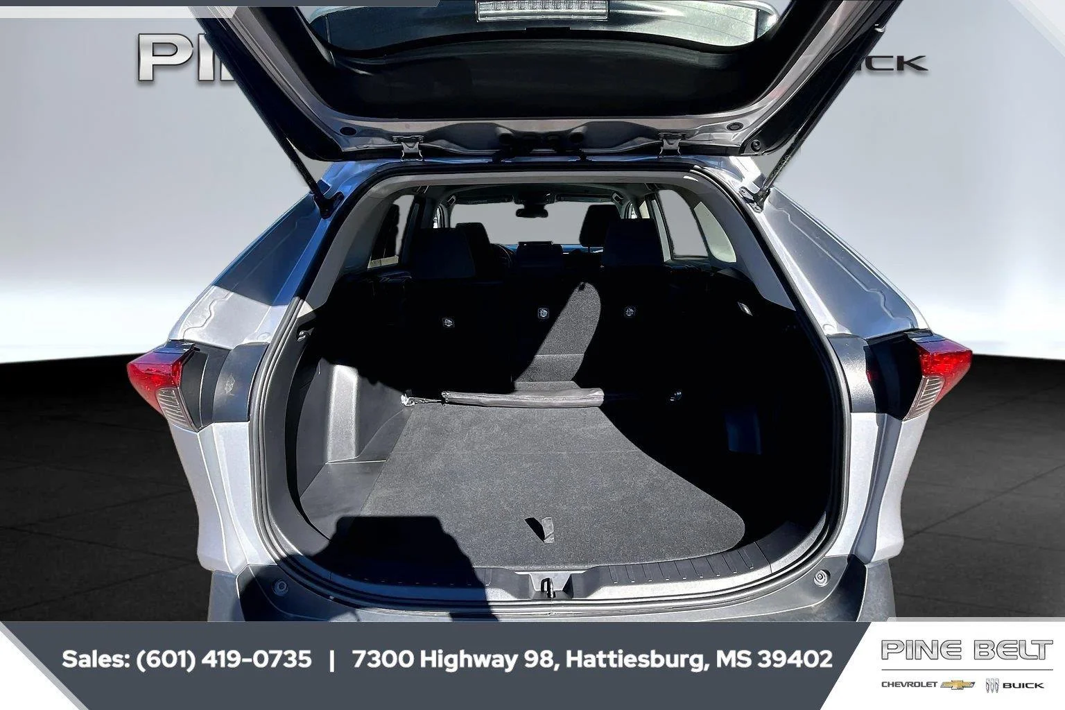 Used 2024 Silver Sky Metallic Toyota XLE image 21