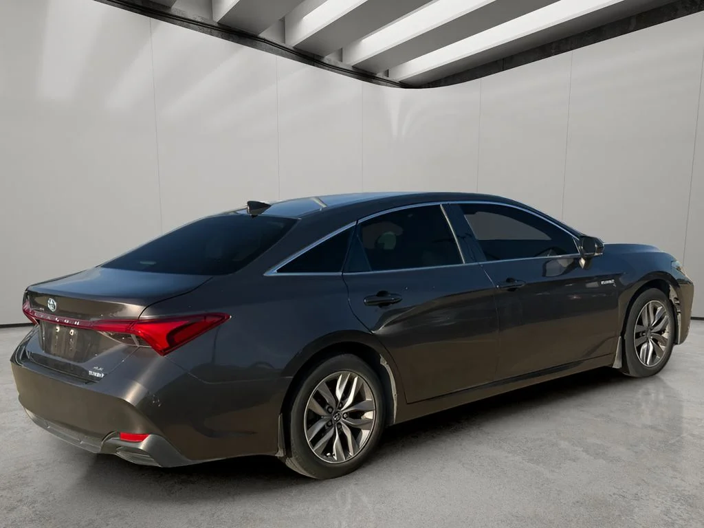Used 2020 Brownstone Toyota Hybrid XLE image 6
