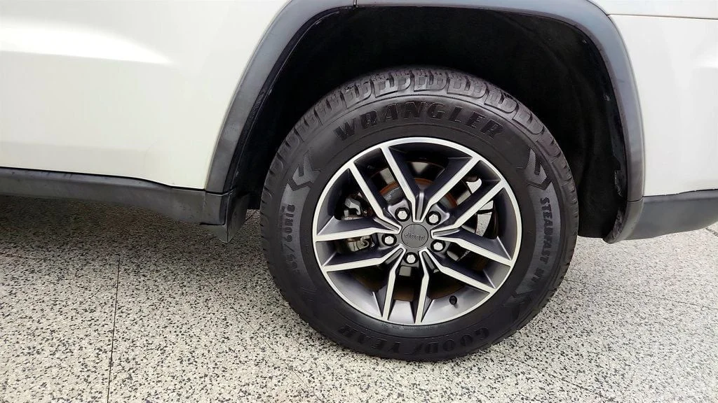 Used 2020 Bright White Clearcoat Jeep Limited 4x4 image 9