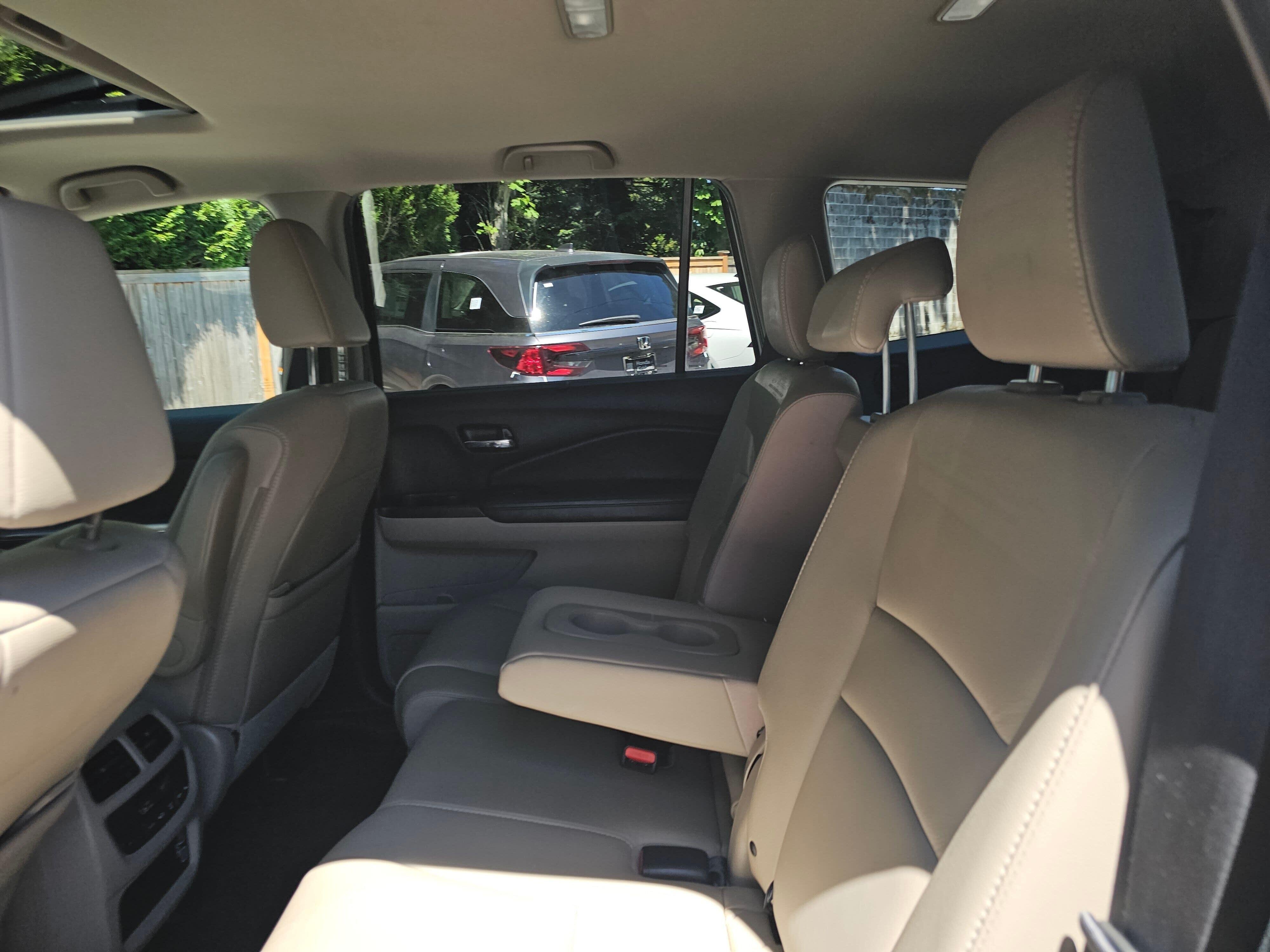 Used 2019 White Diamond Pearl Honda EX-L image 20