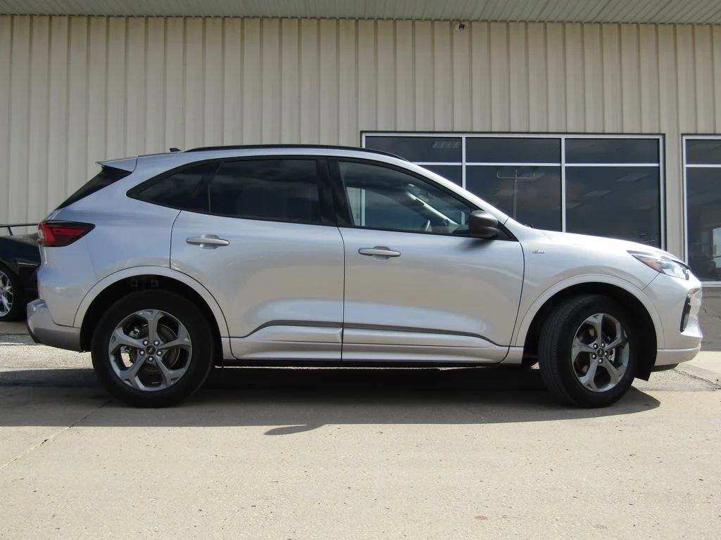 Used 2024 Silver Ford ST-Line image 2