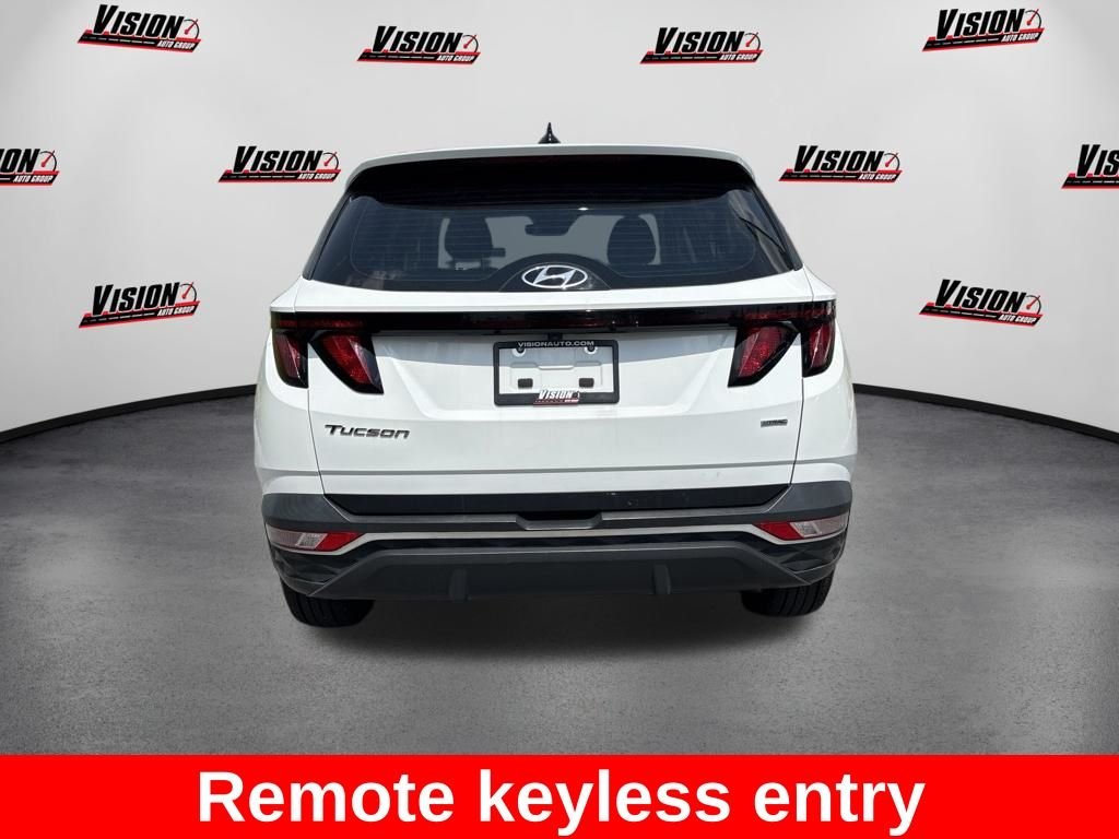 Used 2023 White Hyundai SE image 7