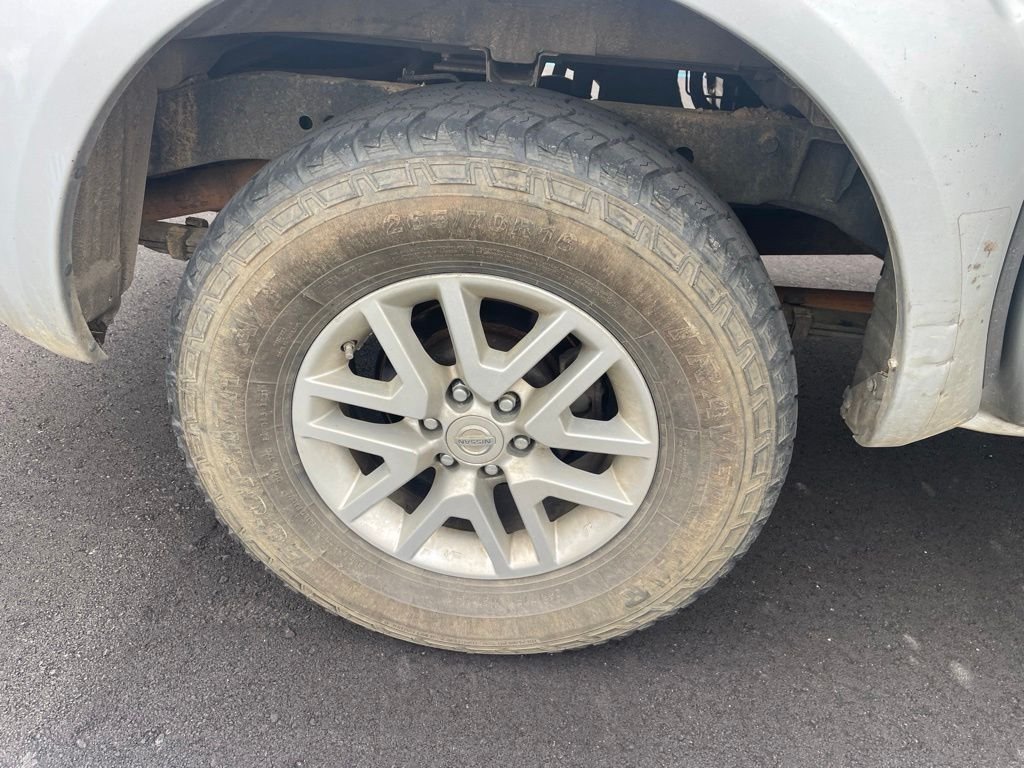 Used 2014 Silver Nissan SV image 13