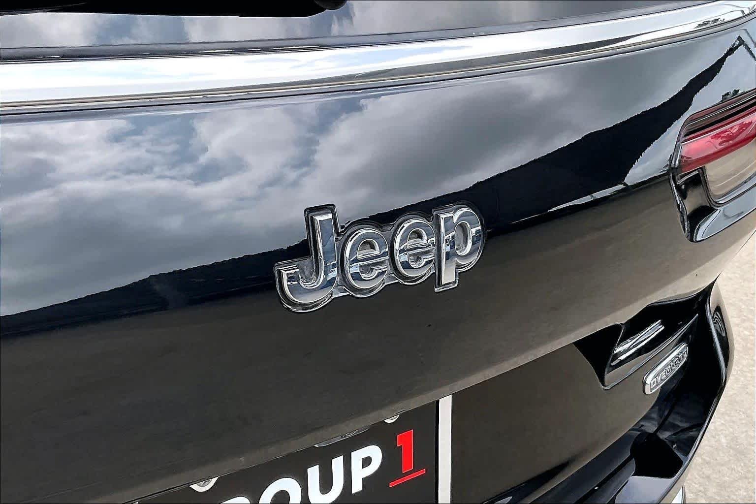 Used 2023 Diamond Black Crystal Pearlcoat Jeep Overland image 30