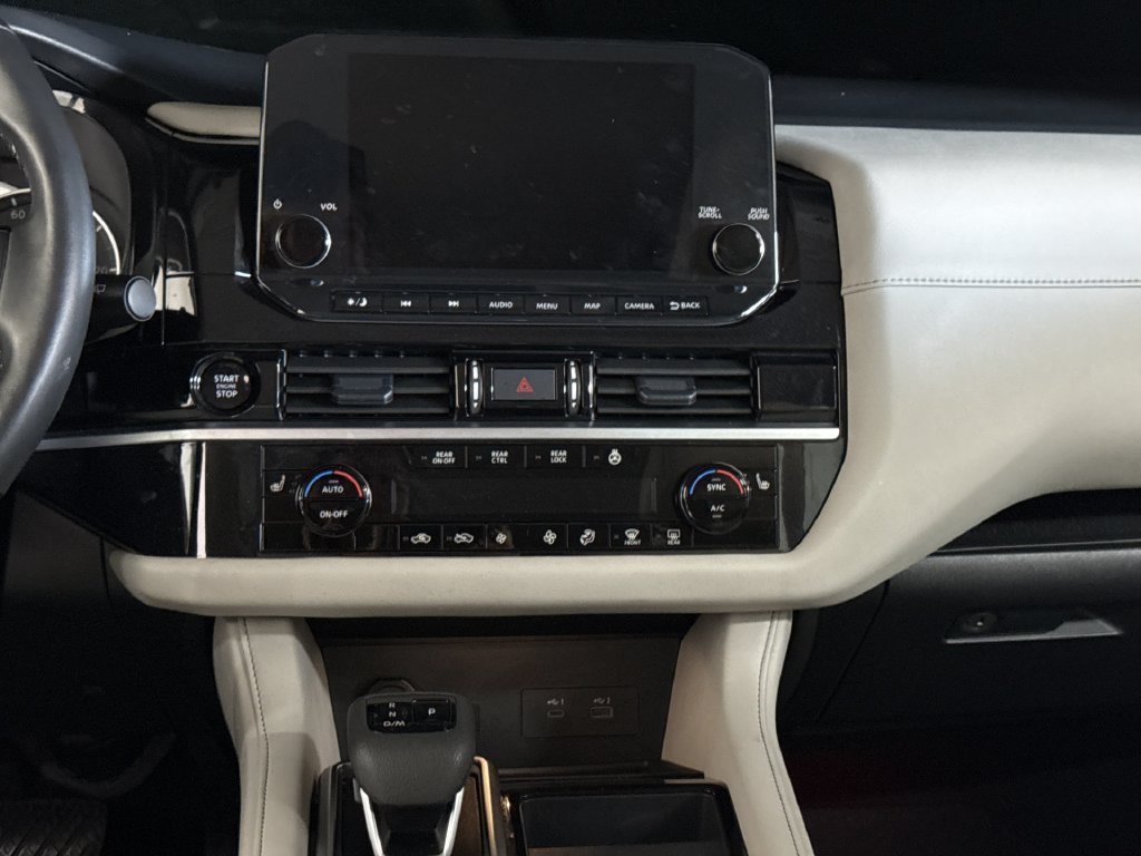 Used 2025 Super Black Nissan SL image 27