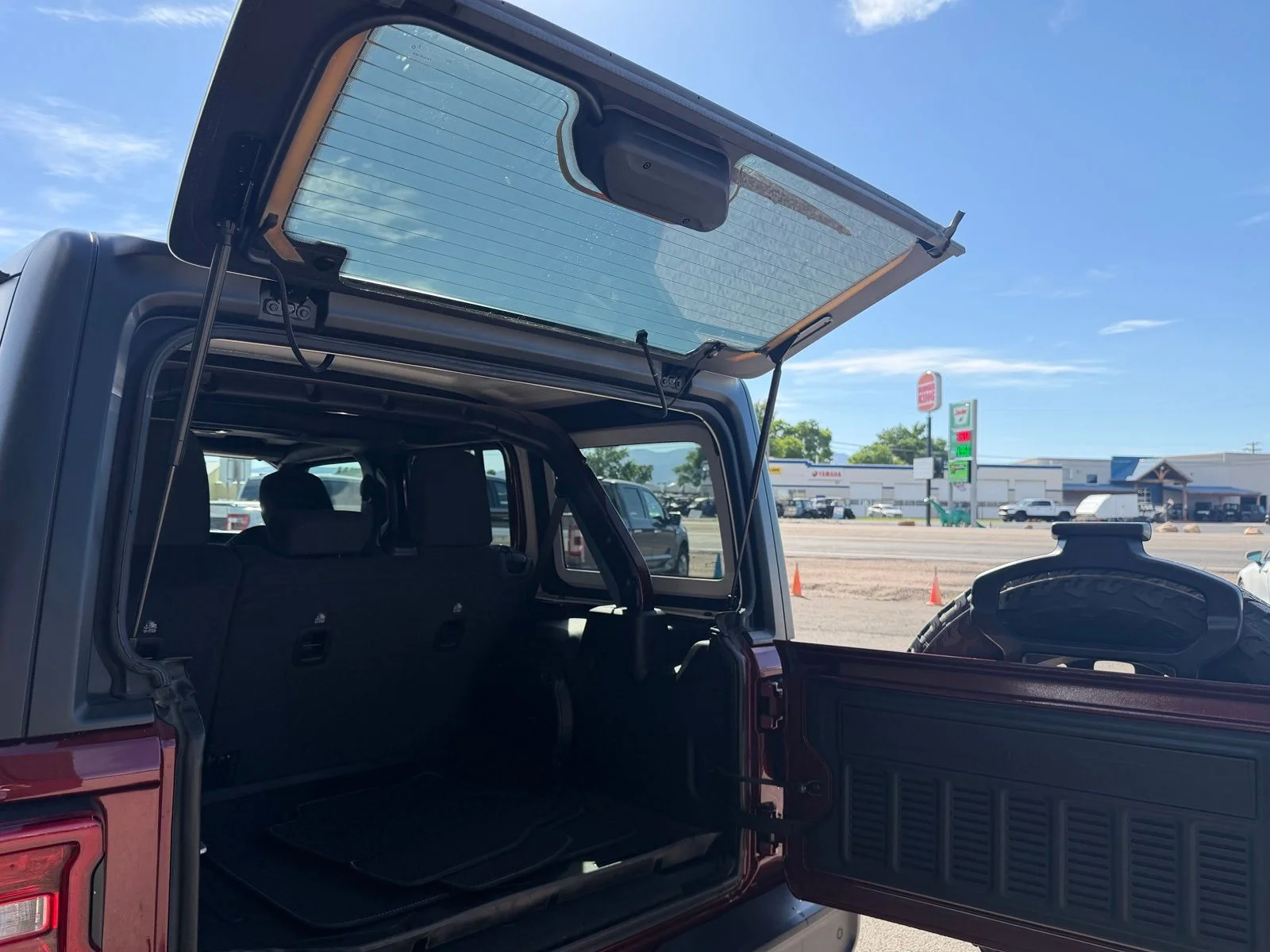 Used 2021 Red Jeep Unlimited Sport S image 29