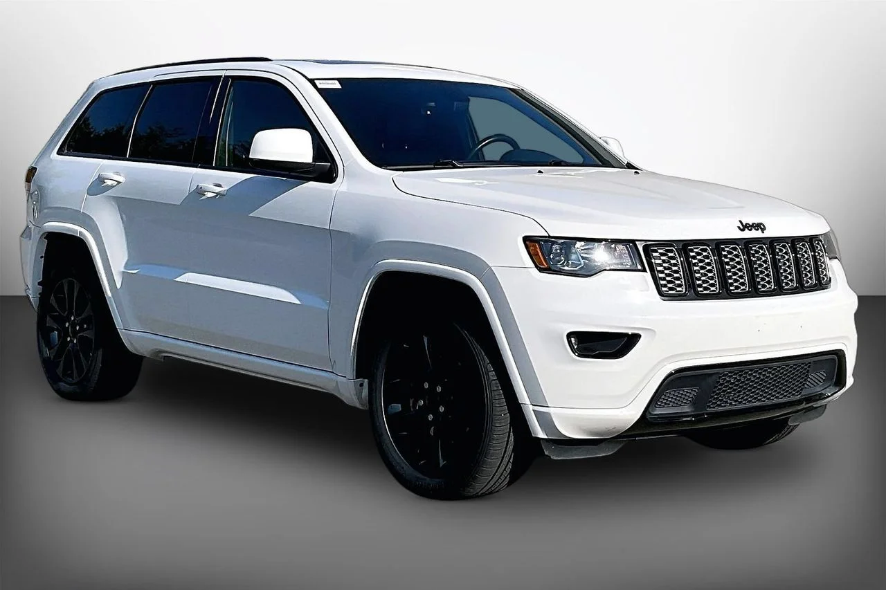 Used 2017 White Jeep Altitude image 1