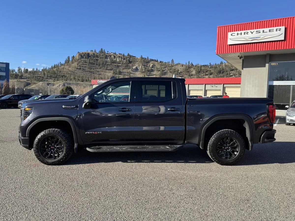 Used 2022 Grey GMC At4x image 10