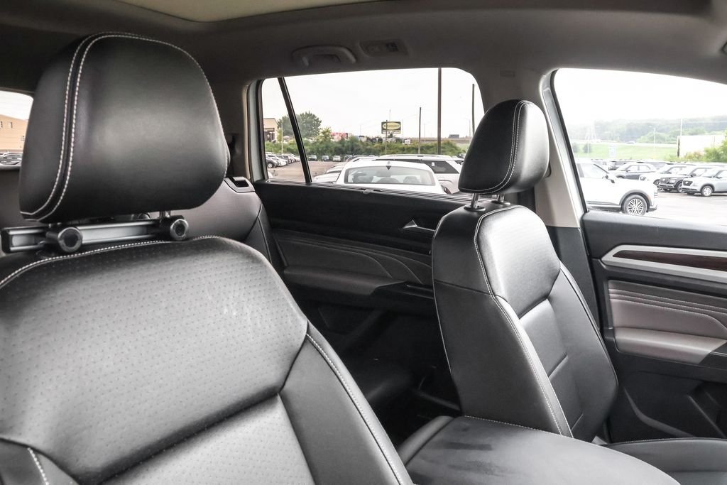 Used 2023 White Volkswagen 3.6L V6 SE w/Technology image 37