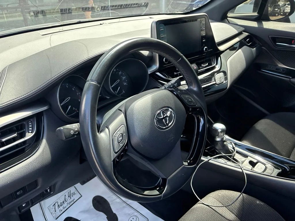Used 2019 Gray Toyota XLE image 18