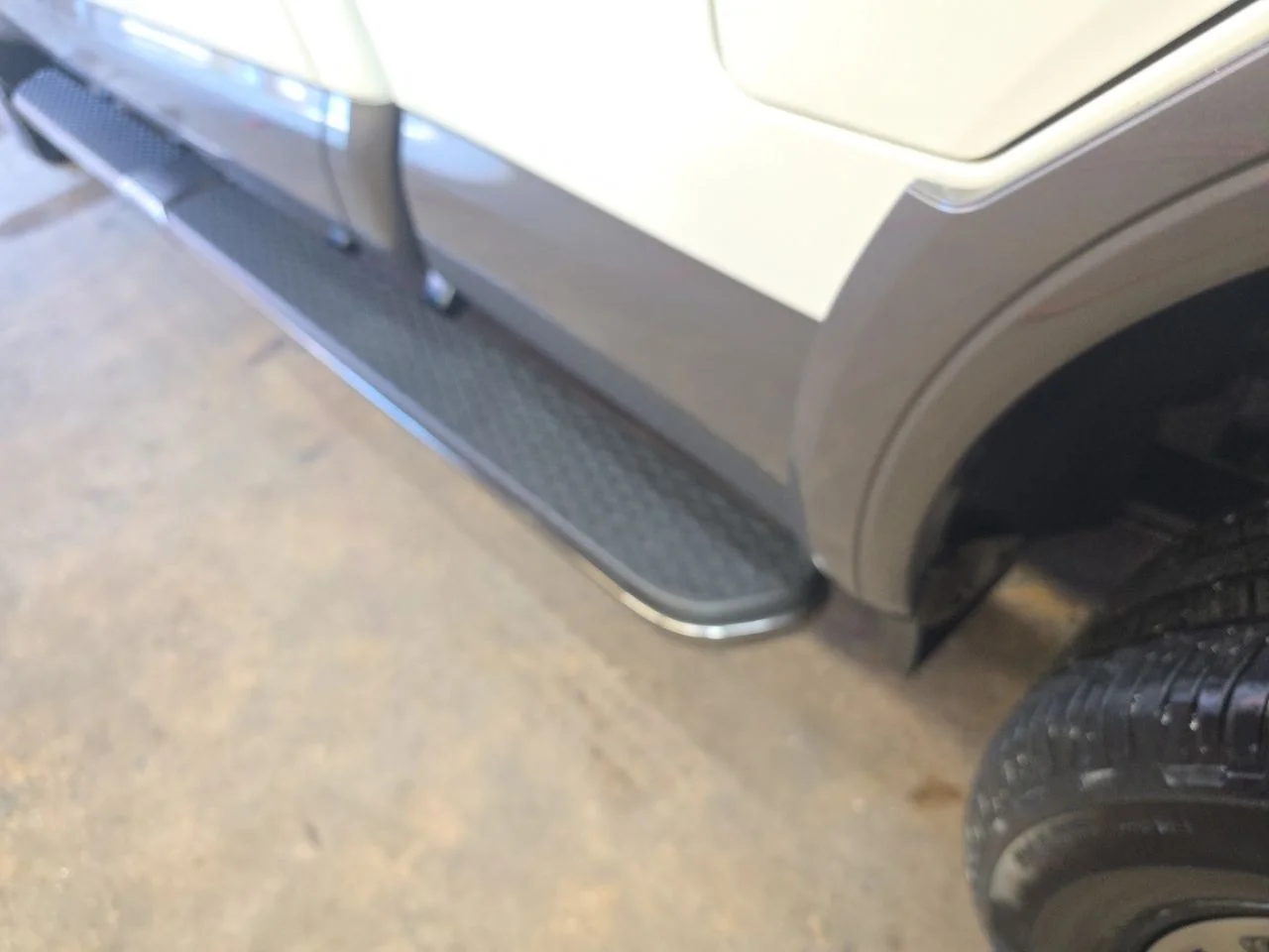 Used 2019 White Nissan Platinum Reserve image 19