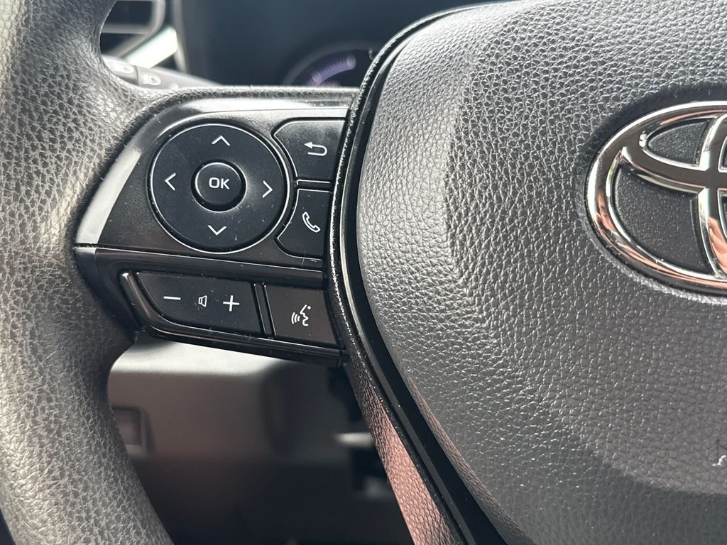 Used 2025 White Toyota LE image 20