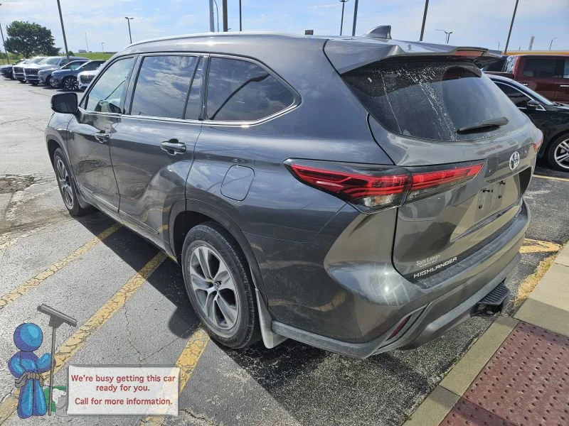 Used 2022 Magnetic Gray Metallic Toyota XLE image 3
