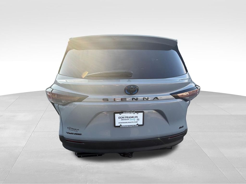 Used 2025  Toyota Woodland Edition image 5