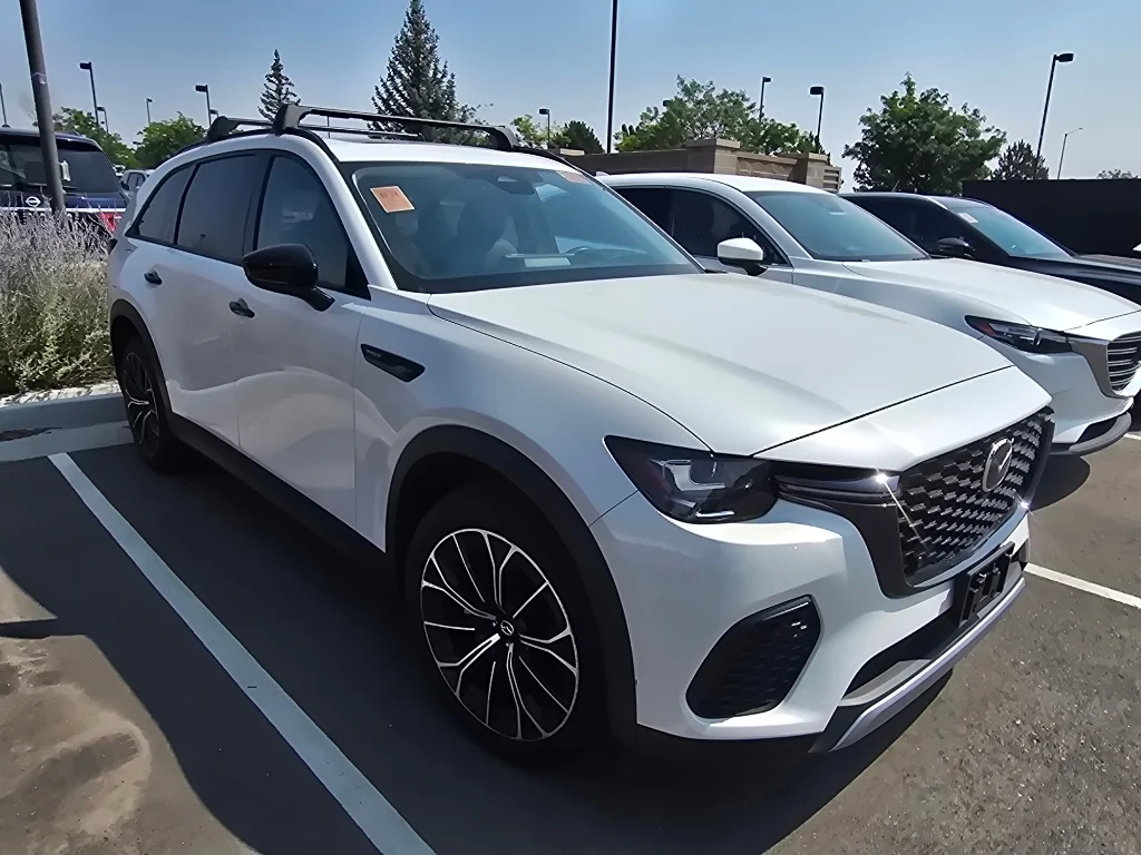 Used 2025 Rhodium White Premium Mazda Premium Package image 6