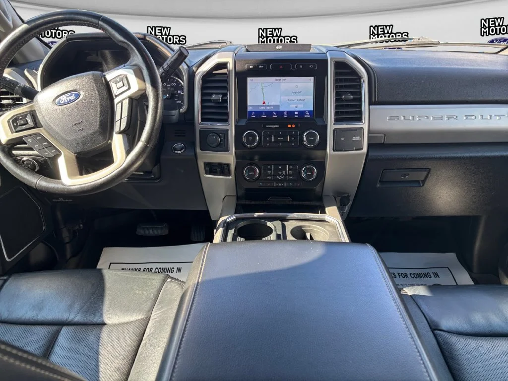 Used 2020 White Metallic Ford Lariat image 11