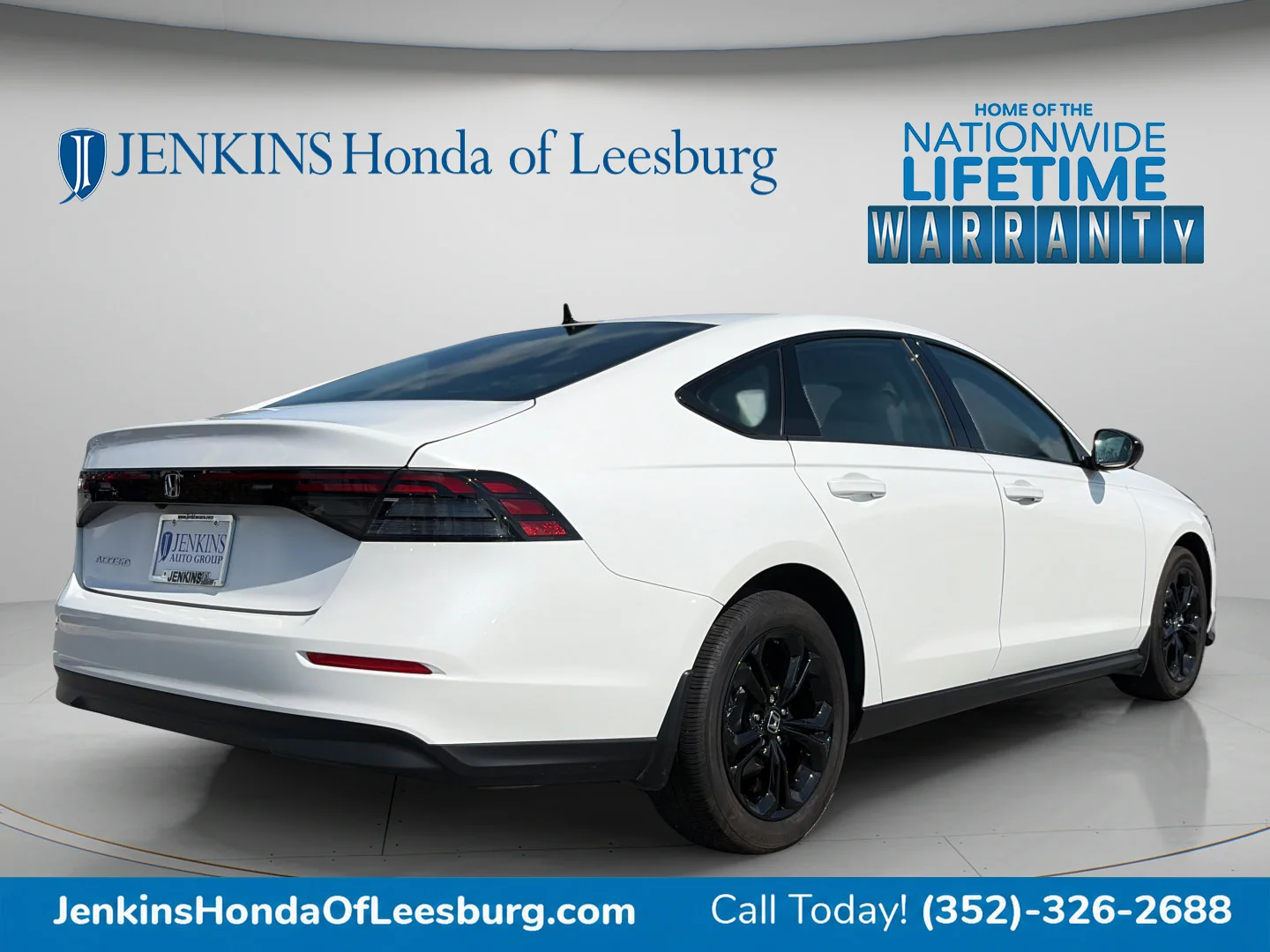 Certified Used 2025 Platinum White Pearl Honda SE image 32