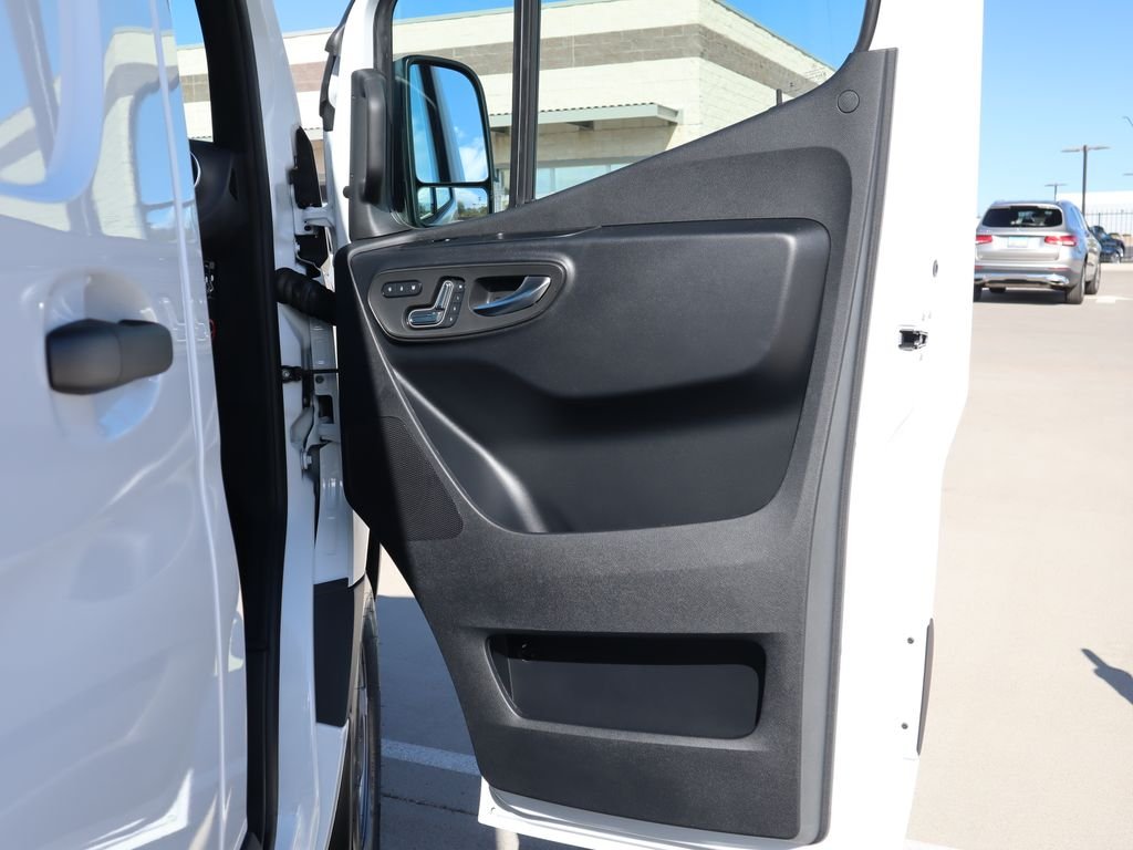 Used 2025 Arctic White Mercedes-Benz Cargo 170 WB image 24
