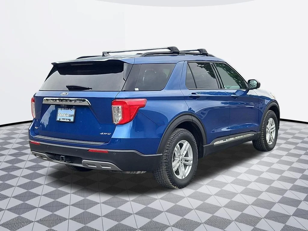 Used 2021 Blue Metallic Ford XLT image 6