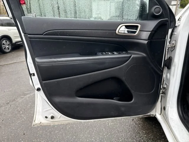 Used 2015 Bright White Clearcoat Jeep Altitude image 15