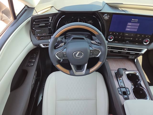 New 2026 Eminent White Pearl Lexus PREMIUM PLUS image 13
