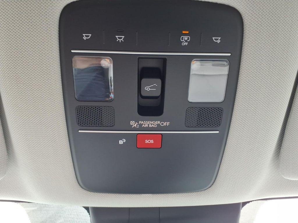 New 2026 White Hyundai SEL Premium FWD image 28