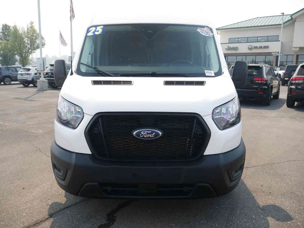 Used 2025 White Ford Base image 3