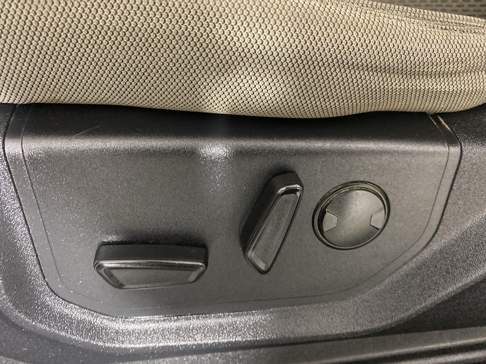 Used 2019 Ruby Red Metallic Tinted Clearcoat/Magnetic Ford XLT image 14