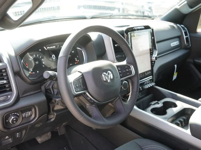 New 2026 Diamond Black Crystal Pearl-Coat Exterior Paint RAM Big Horn/Lone Star image 16