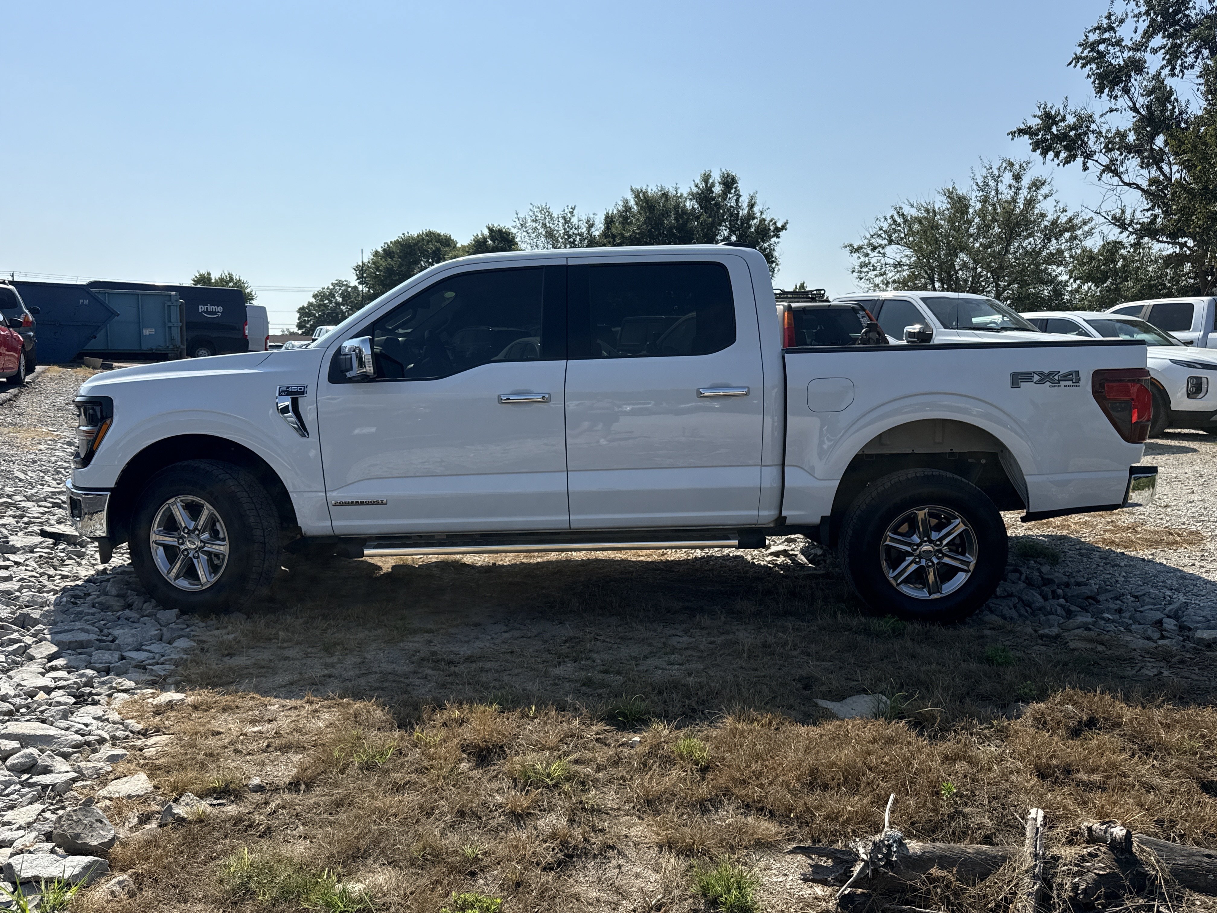 Used 2025 Oxford White Clearcoat Ford XLT 4WD image 3