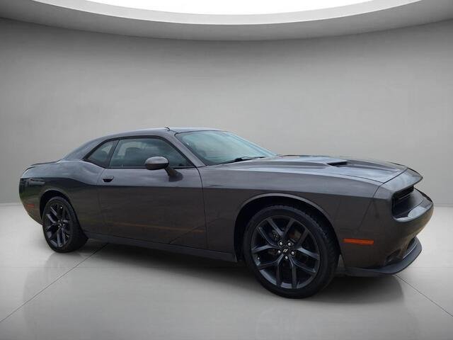 Used 2019 Granite Pearlcoat Dodge SXT image 3