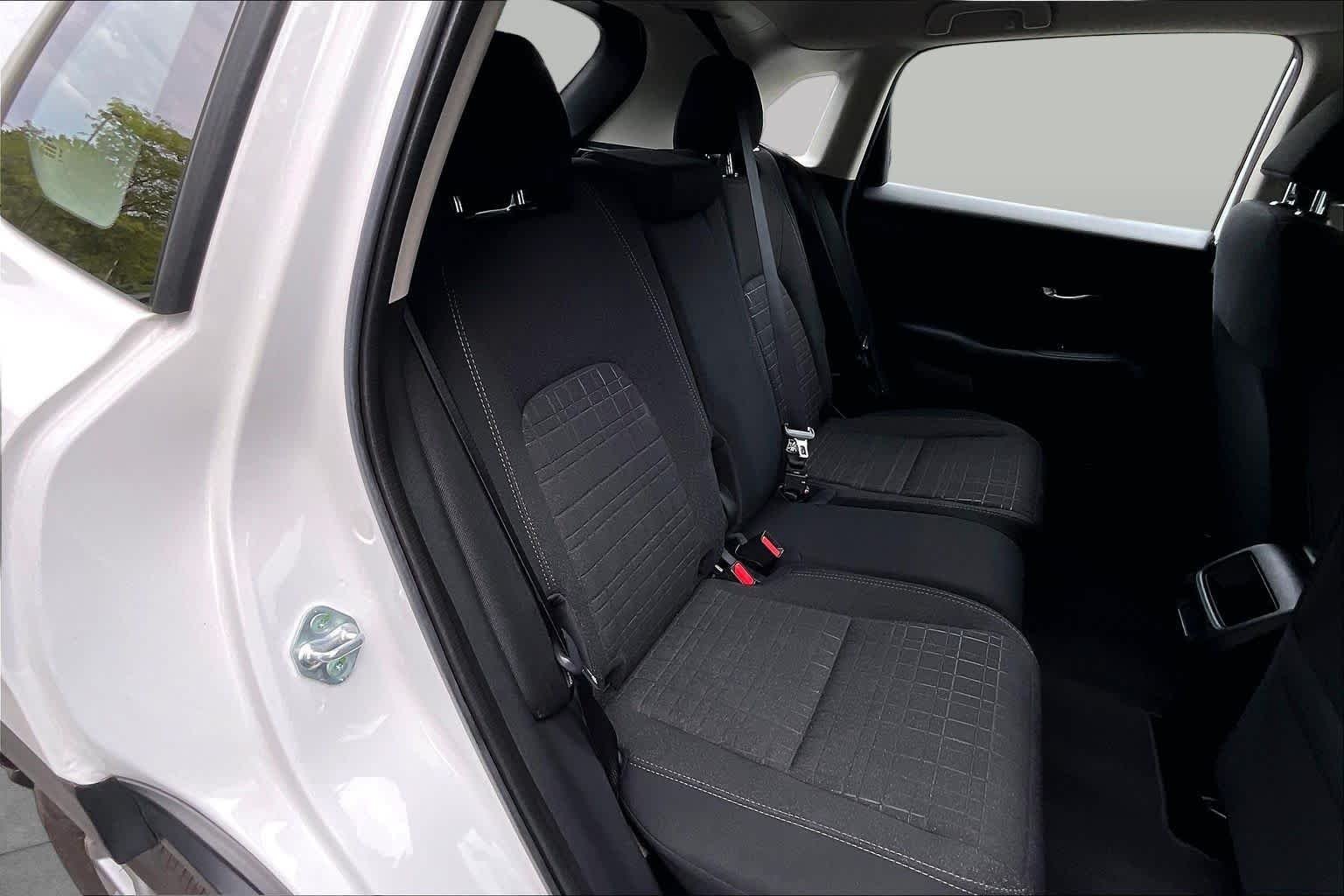 Used 2025 Platinum White Pearl Honda LX image 17