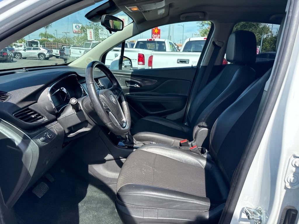 Used 2018 White Buick Preferred image 9