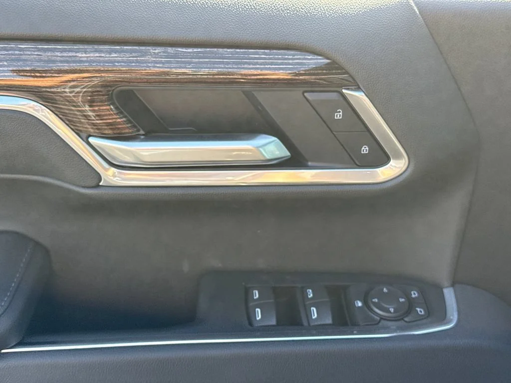 New 2026 Onyx Black GMC Elevation image 15