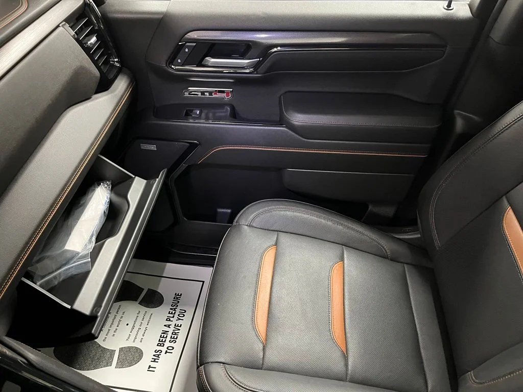 Used 2022 White GMC AT4 image 37
